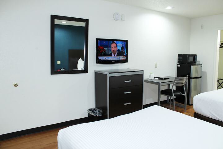 Room 25 of 27