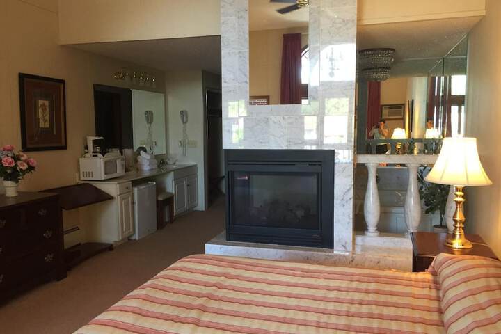 Lockport Inn & Suites