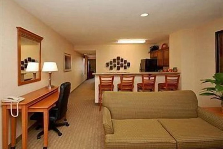 Room 33 of 43
