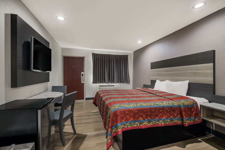 Room 17 of 26