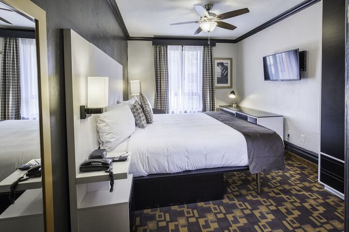 Room 12 of 42