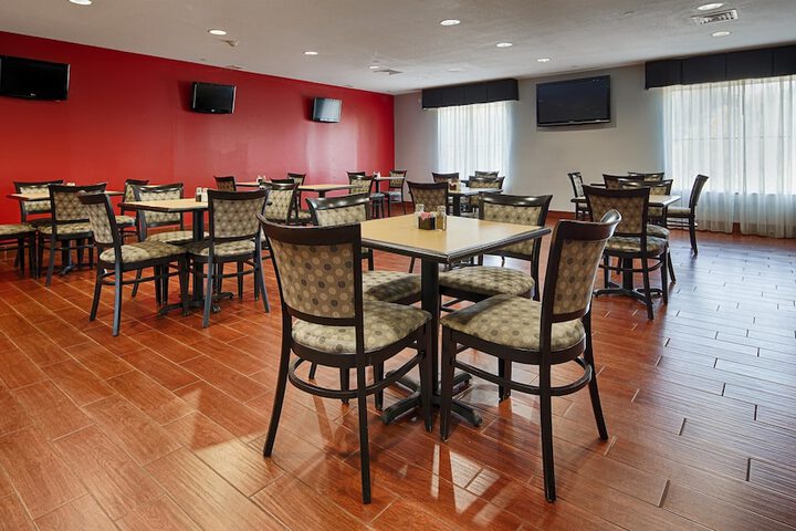 Best Western Plus Goodman Inn & Suites