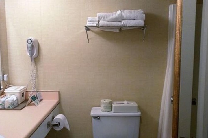 Quality Hotel & Suites