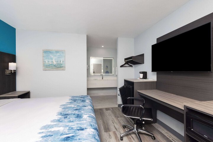 Room 17 of 45