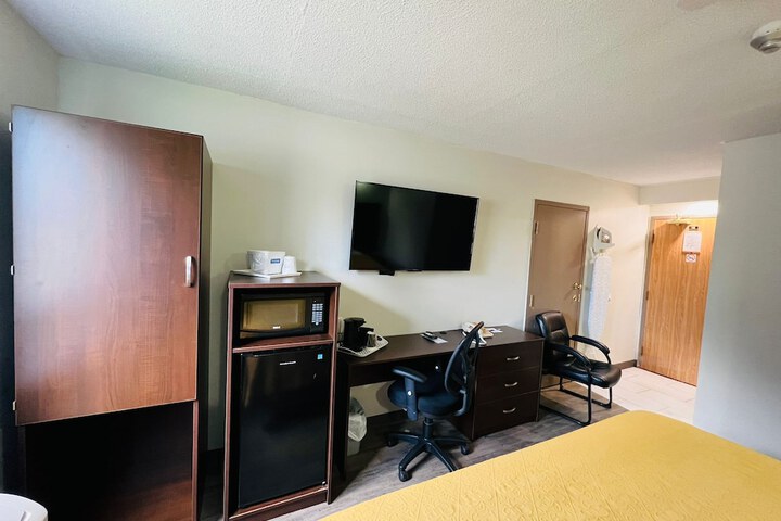 Room 14 of 36