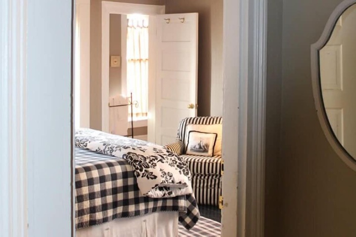 Room 15 of 40