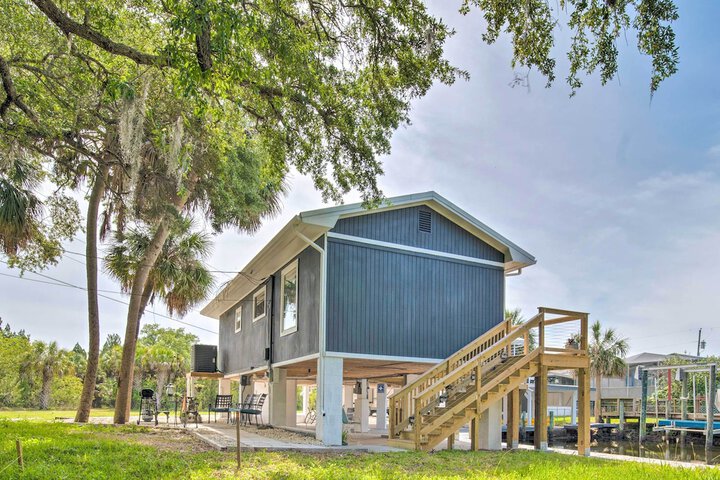 Remodeled Retreat on Homosassa River Canal!