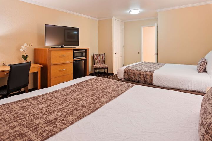 Room 12 of 22