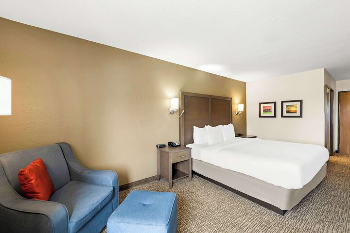 Room 25 of 42