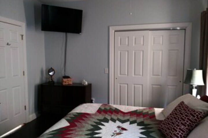 FOUR MILE BED & BREAKFAST