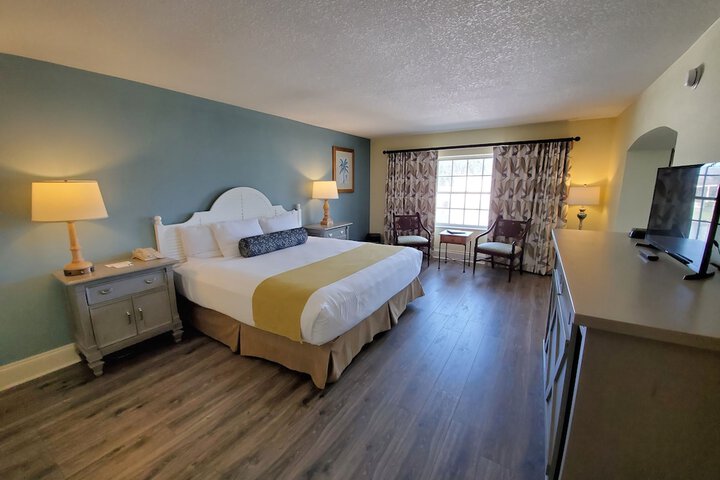 Room 70 of 100