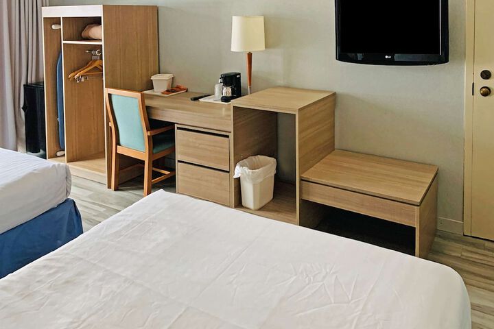 Room 46 of 71