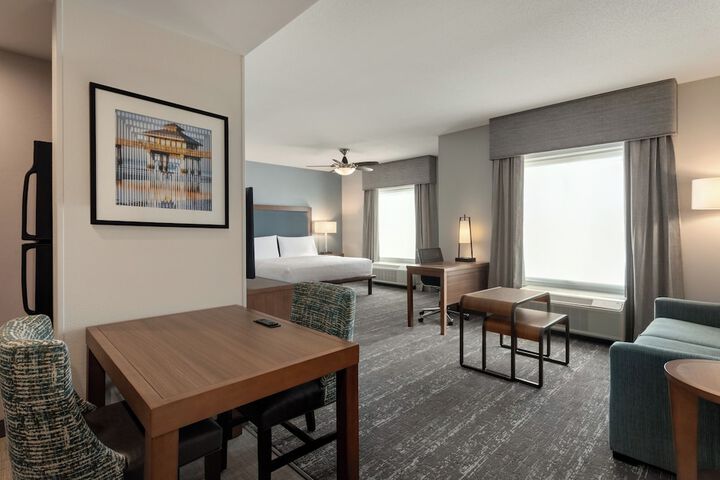 Homewood Suites by Hilton Fort Myers Airport / FGCU