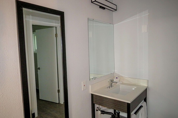 Room 13 of 37