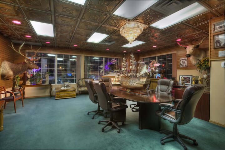 Business Center 38 of 41