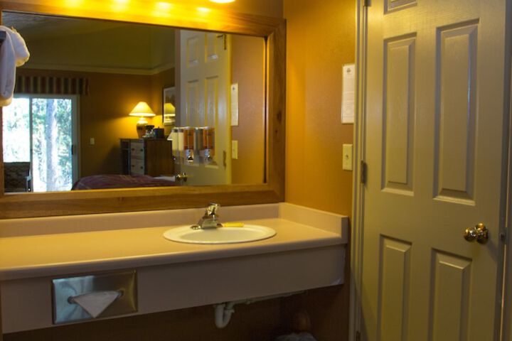 Headwaters Lodge & Cabins at Flagg Ranch