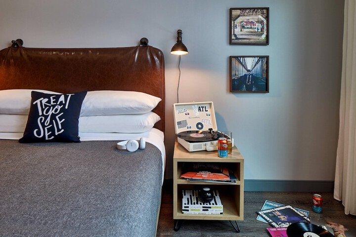 Room 11 of 51