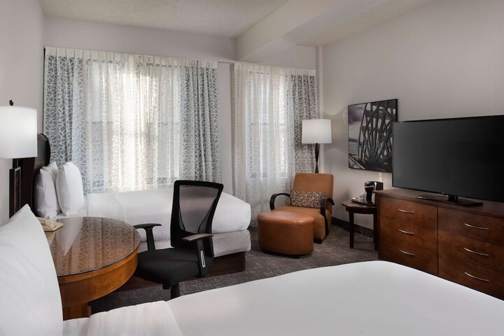 Room 16 of 32