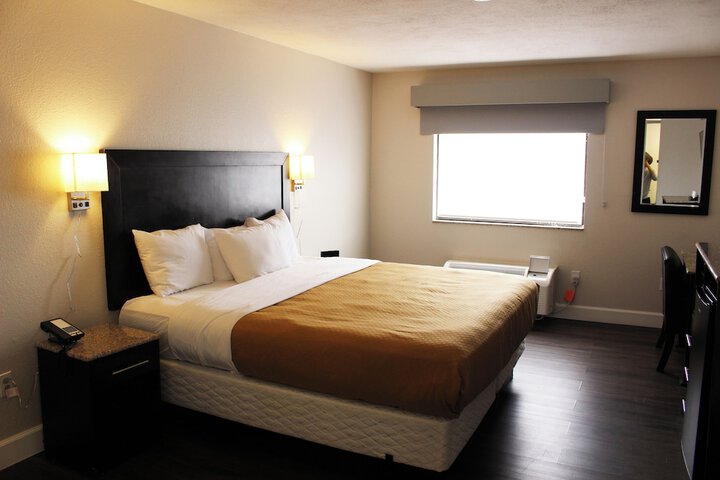 Room 14 of 28
