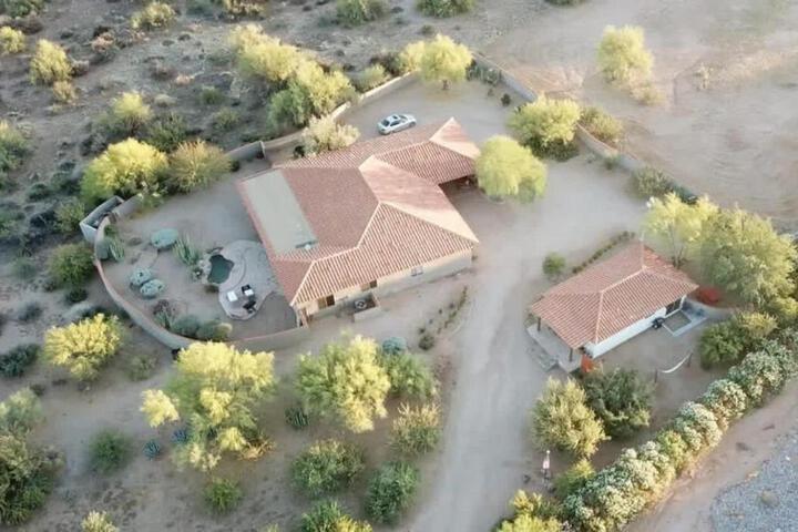 Grand Desert Getaway with Pool and Peloton with Sonos and Office