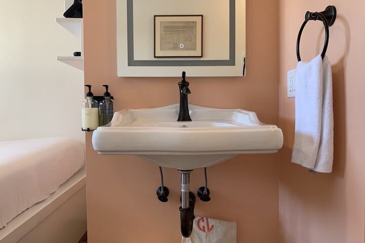 Room 15 of 21