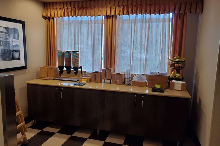 Breakfast/Coffee Service 24 of 28