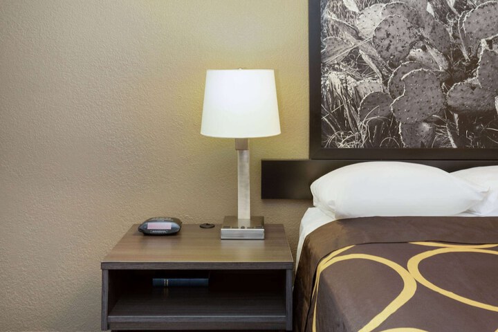 Room 18 of 29