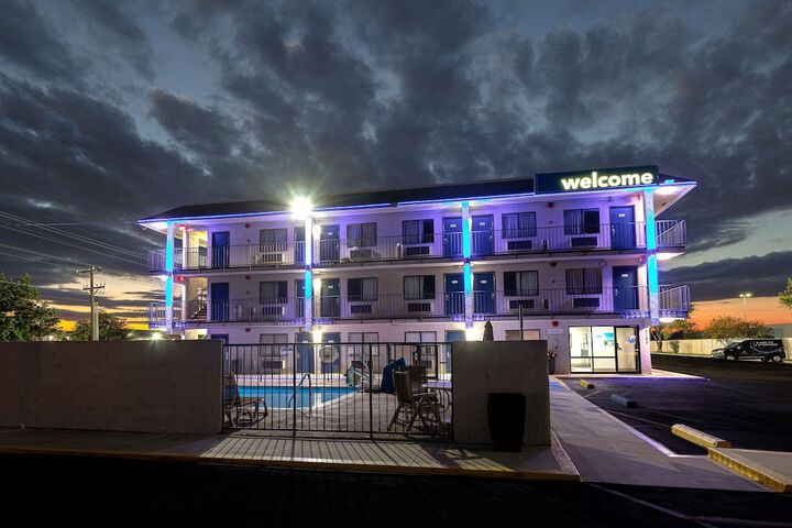 Hotel 4 of 35