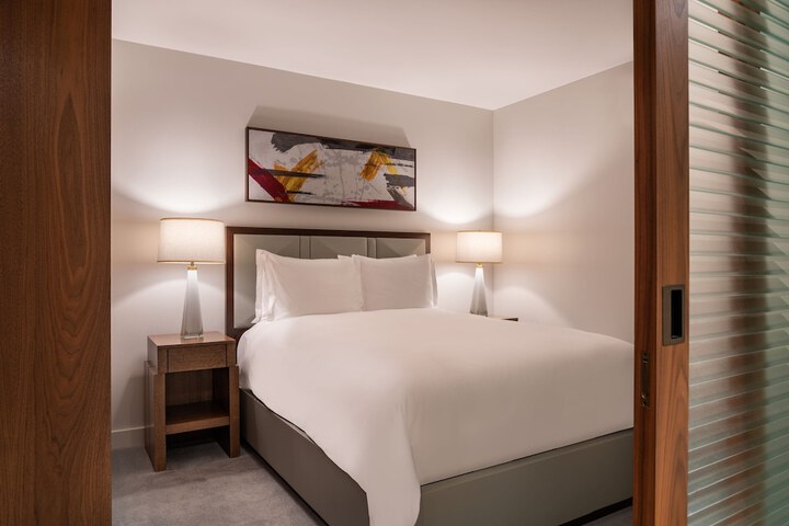 Room 90 of 144