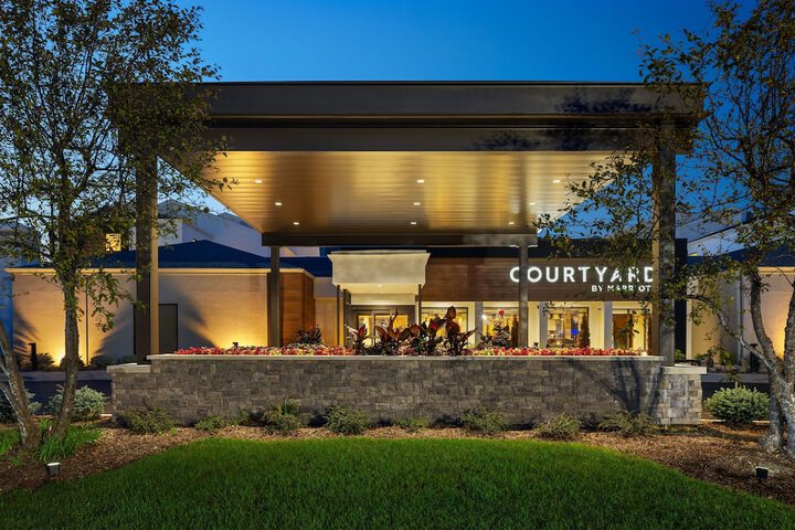 Courtyard Chicago Waukegan Gurnee