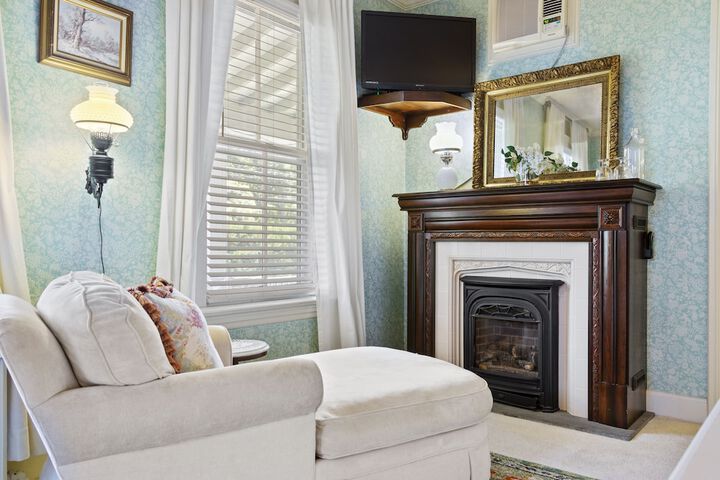 Westbrook Inn B & B