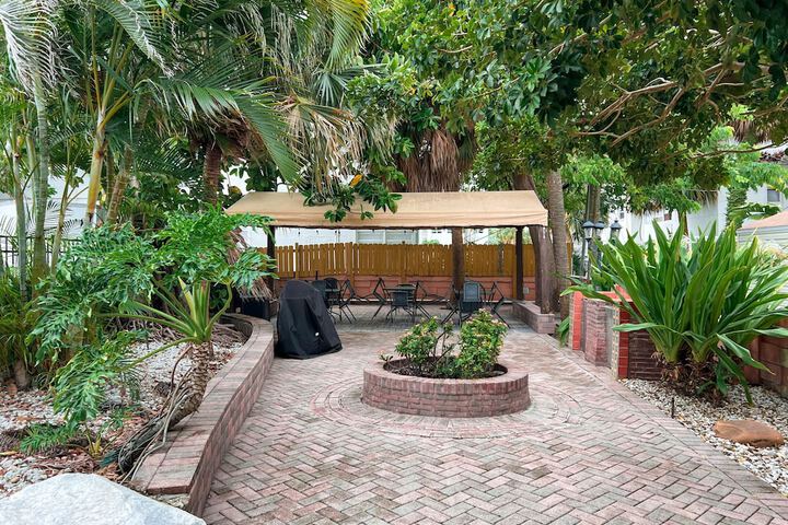 Property Grounds 45 of 45
