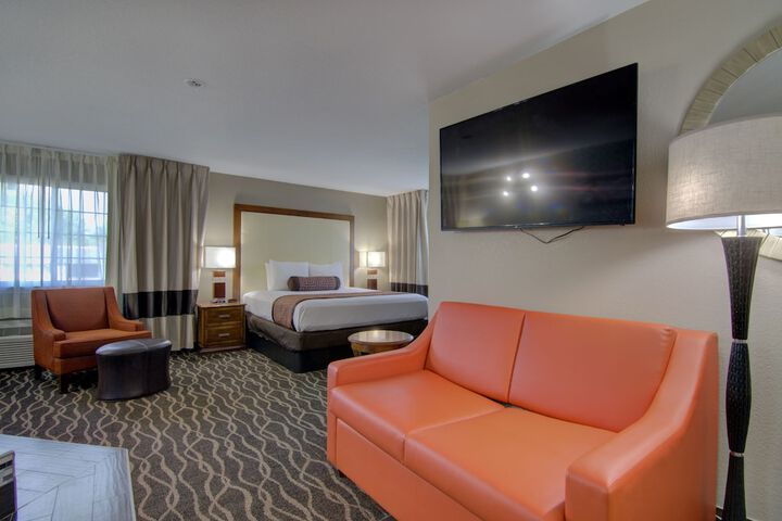 Westbridge Inn & Suites