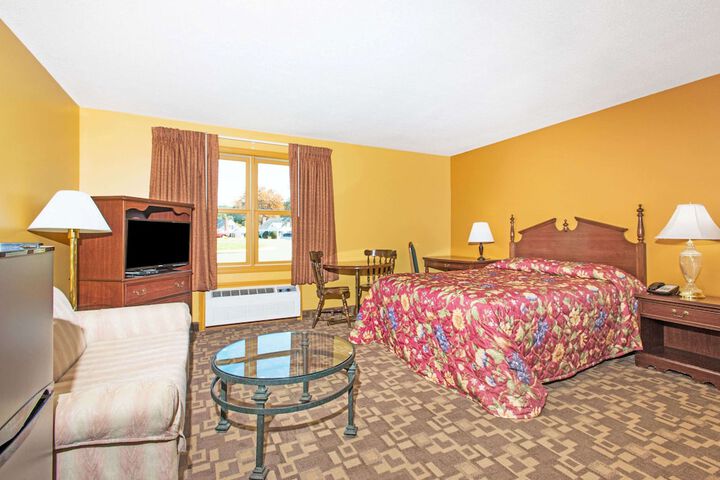 Room 7 of 18