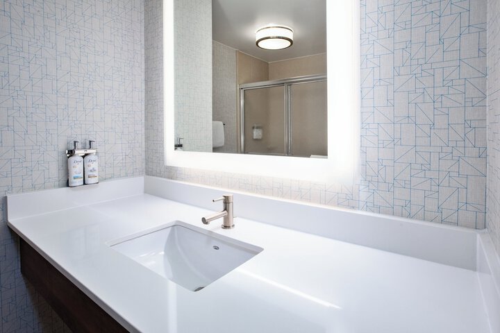Holiday Inn Express Hotel & Suites Auburn Hills by IHG