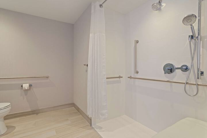 Room 14 of 46