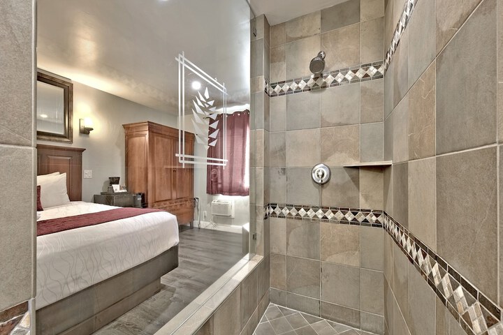 Room 25 of 56