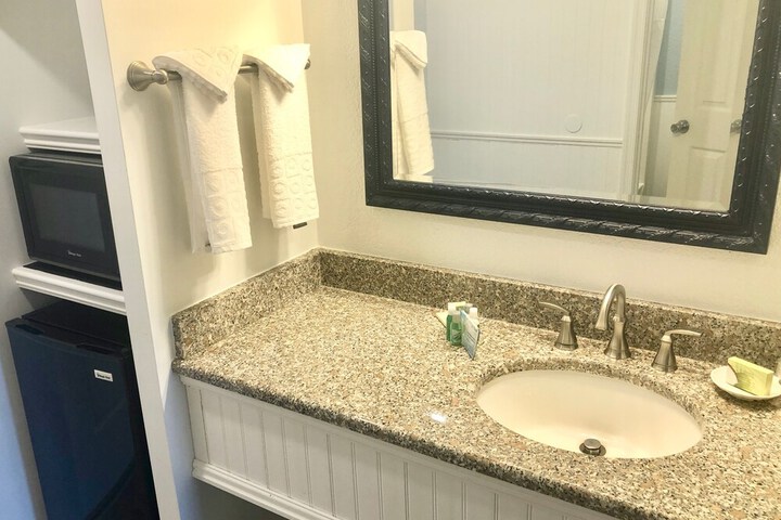Room 16 of 50