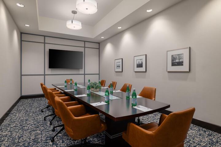 Hampton Inn & Suites Roanoke-Downtown