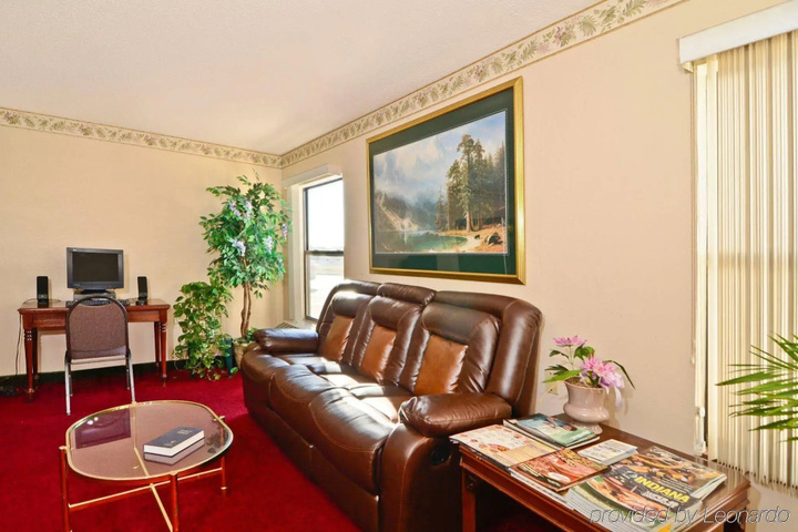 Arlington Inn & Suites