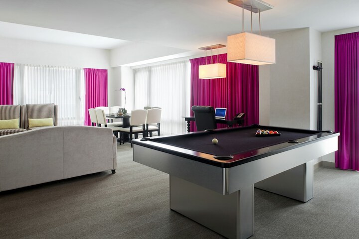 Room 30 of 47
