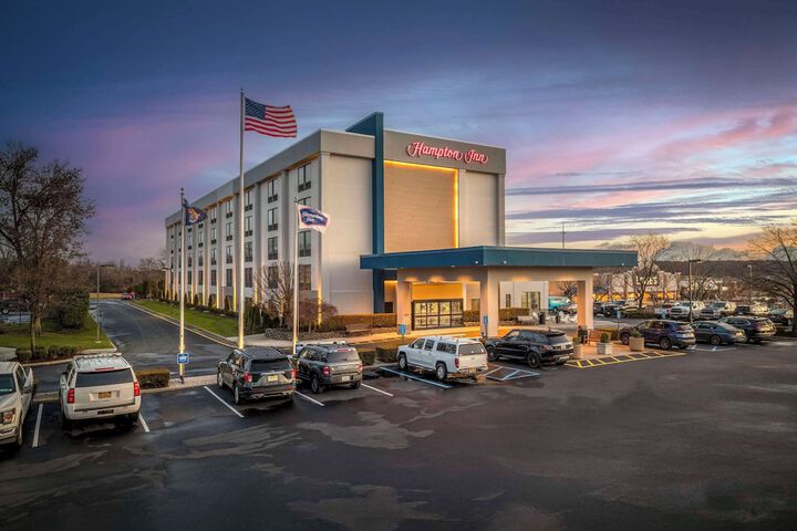 Hampton Inn Long Island / Commack