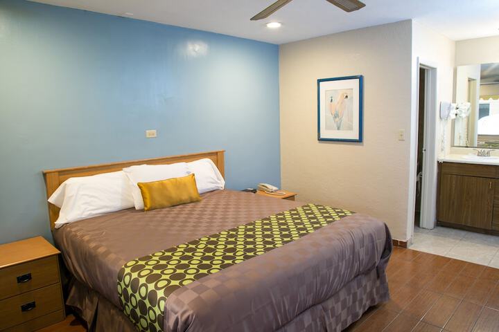 Room 46 of 100