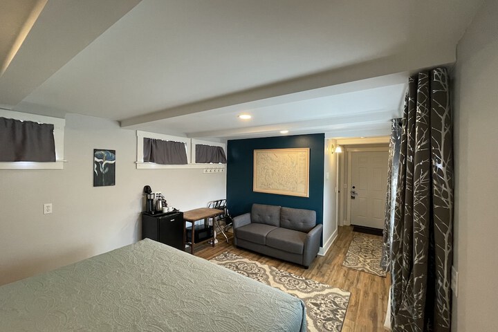 Room 84 of 121