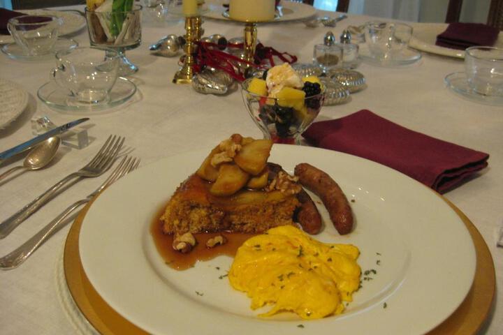 Riverside Gables Bed and Breakfast