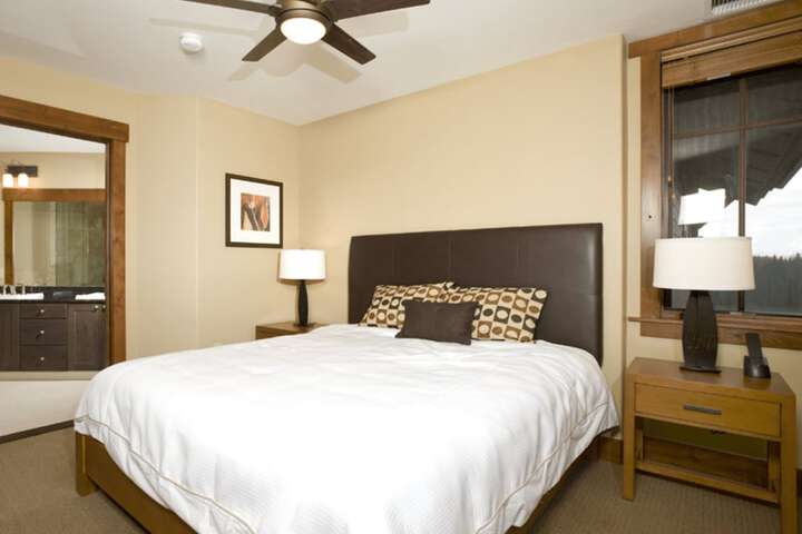 Room 103 of 182