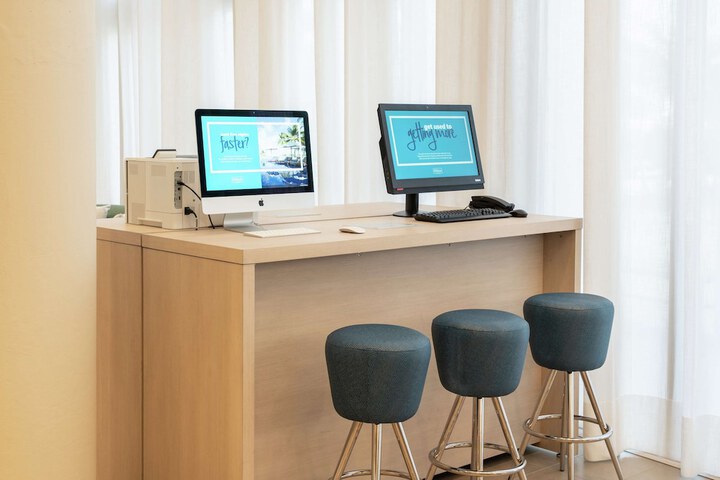 Business Center 53 of 53