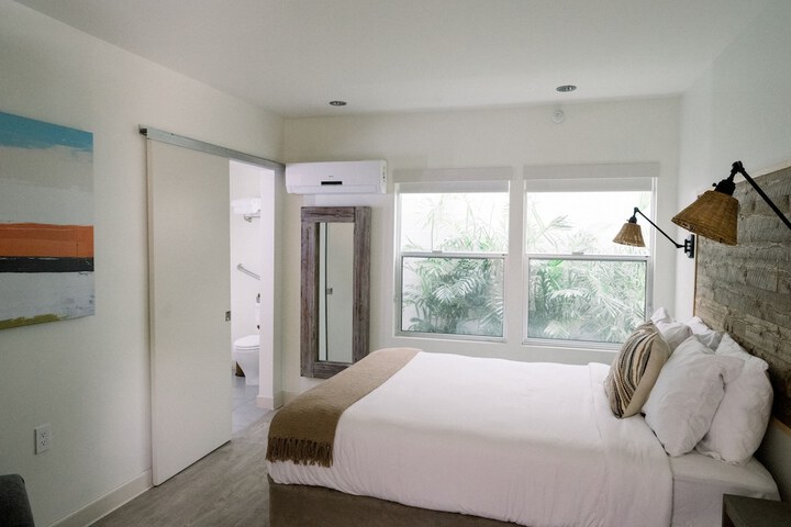 Room 14 of 38