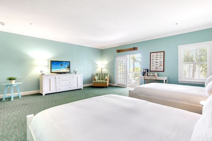 Tranquility Bay Beachfront Hotel and Resort