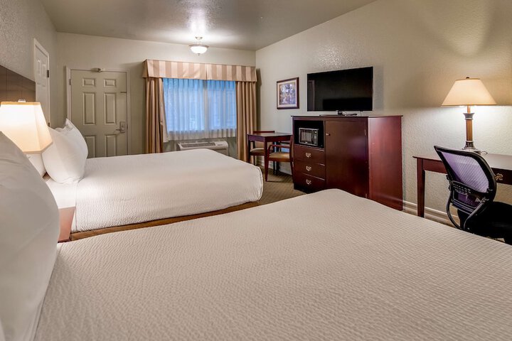 Best Western Plus Bayshore Inn